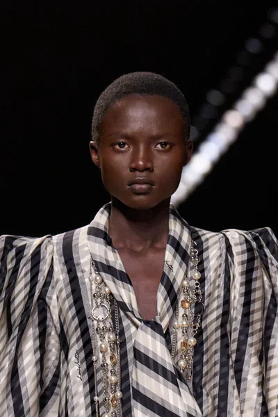 Look 62